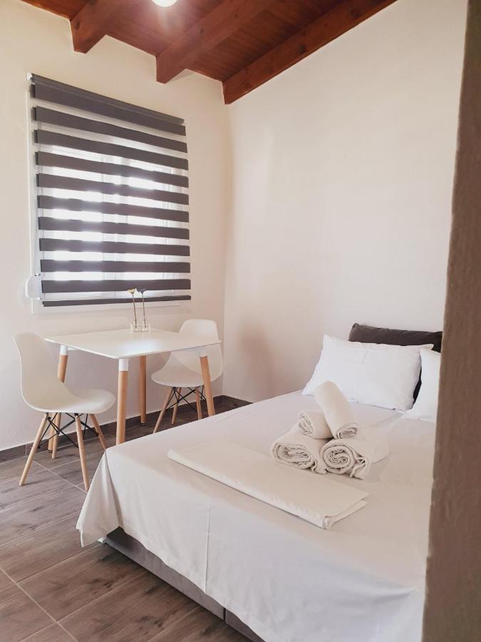 V&E'S Apartments Pigadhia  Luaran gambar