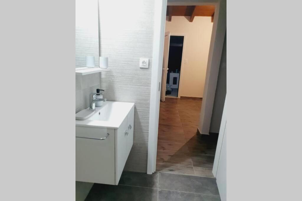 V&E'S Apartments Pigadhia  Luaran gambar